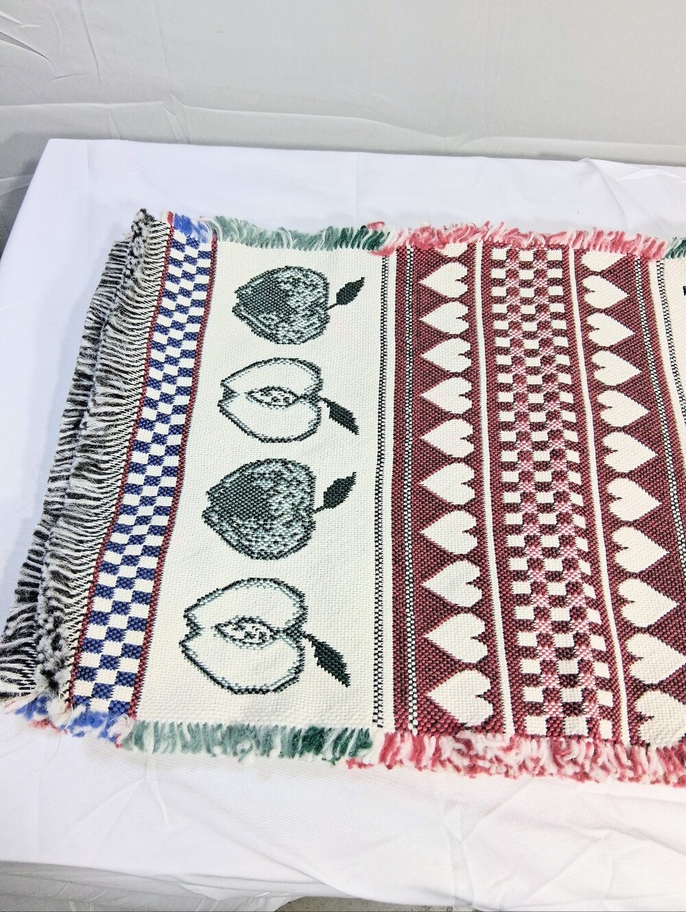 Charming Set of 4 12 X 20 "Apples + Hearts" Farmhouse Table Placemats